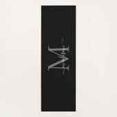 Tapis De Yoga Monogramme gris noir moderne Élégant Script fémini (Dos)