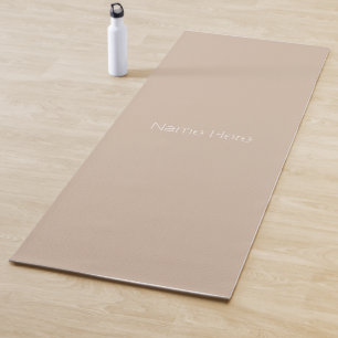 Tapis De Yoga monogramme minimaliste beige tan personnalisé nom