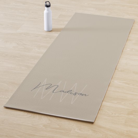 Tapis De Yoga Monogramme moderne personnalisé (En situation)