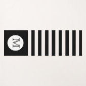 Tapis De Yoga monogramme noir blanc rayures (Devant (Horizontal))
