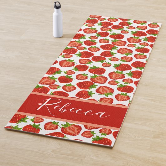 Tapis de Yoga Monogramme Nom Fraises Rouges (En situation)