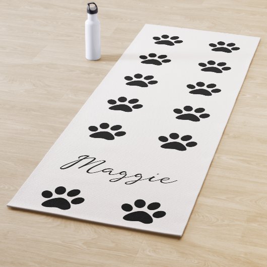 Tapis De Yoga Monogramme Nom personnalisé Motif Empreinte de pat (En situation)