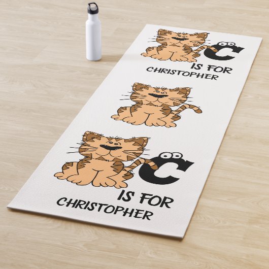 Tapis De Yoga monogramme personnalisé C est pour chats chaton ch (En situation)