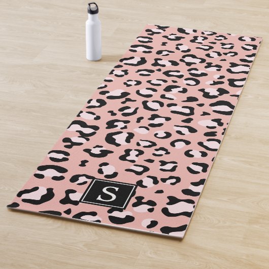 Tapis De Yoga Monogramme - Poster de animal, léopard tacheté - r (En situation)