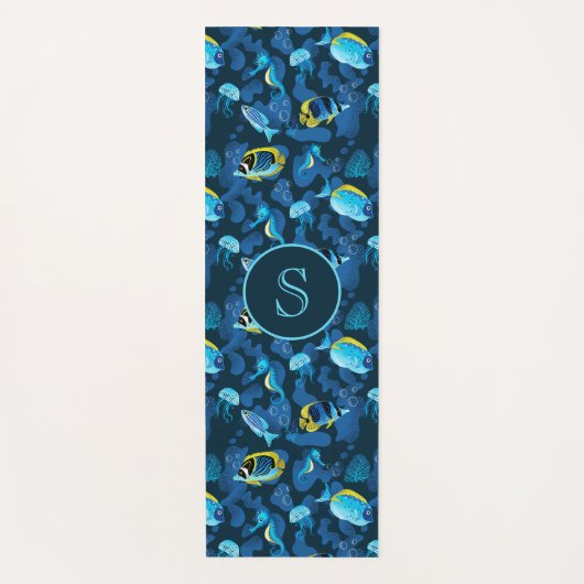 Tapis De Yoga Monogramme Tropical Blue Yellow Fish Illustration (Devant)