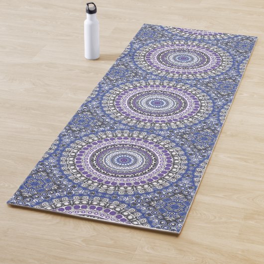 Tapis De Yoga Motif circulaire géométrique Mandala bleu et viole (En situation)