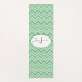 Tapis De Yoga Motif de Chevron Vert Monogrammé (Devant)