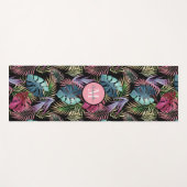 Tapis De Yoga Motif de feuillage tropical avec votre monogramme (Devant (Horizontal))