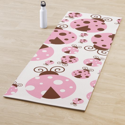 Tapis De Yoga Motif De Ladybugs, Mignons Ladybugs, Pink Ladybugs (En situation)