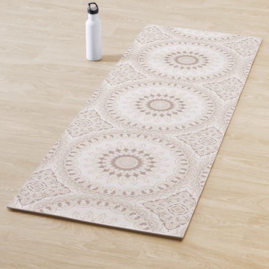 Tapis De Yoga Motif de mandala beige et crème (En situation)