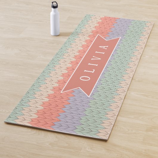 Tapis De Yoga Motif de tricot pastel scandinave personnalisé nom (En situation)