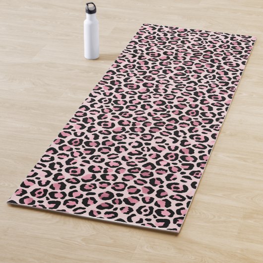 Tapis De Yoga Motif léopard rose chic (En situation)