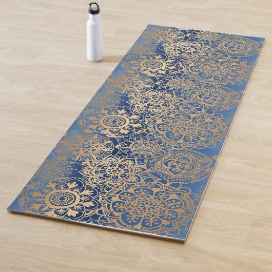 Tapis De Yoga Motif Mandala bleu et or (En situation)