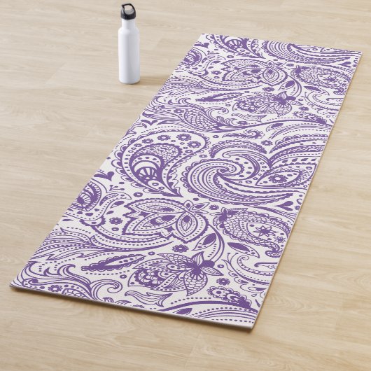 Tapis De Yoga Motif Paisley violet et blanc (En situation)