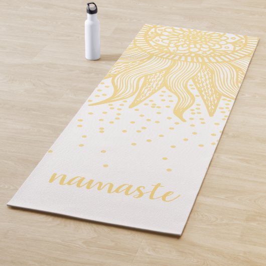 Tapis De Yoga Namaste Gold Sun Mandala Confetti White (En situation)