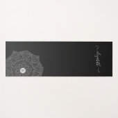 Tapis De Yoga Nom du monogramme de Mandala noir moderne (Devant (Horizontal))