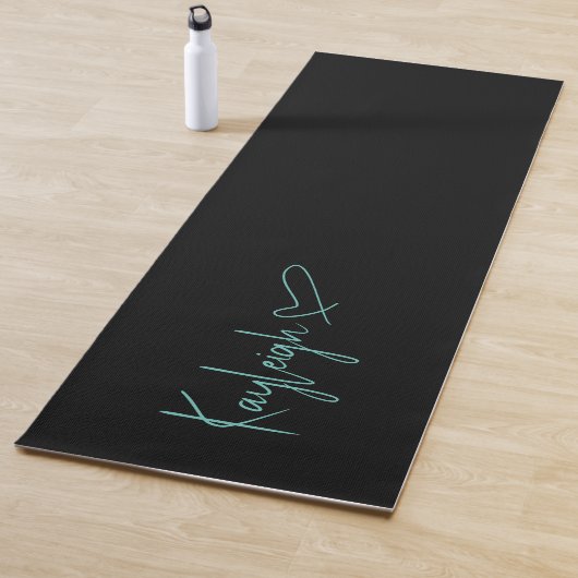 Tapis De Yoga Nom du script noir et de la menthe avec réversible (En situation)
