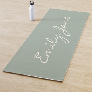 Tapis De Yoga Nom manuscrit élégant Dusty Sage personnalisé