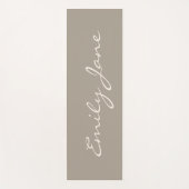 Tapis De Yoga Nom personnalisé Taupe Élégant script manuscrit (Devant)