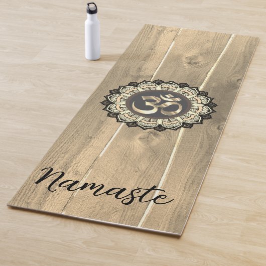 Tapis De Yoga OM Mandala sur Wood Namaste Rustic (En situation)