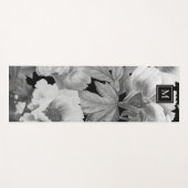 Tapis De Yoga Peonies noires et blanches Aquarelle Monogramme fl (Devant (Horizontal))