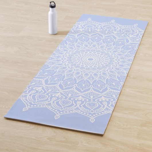 Tapis De Yoga Periwinkle Mandala - Bora in Juniper Berry (En situation)