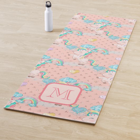 Tapis De Yoga Pink Glitter Rainbow Unicorn Monogrammed (En situation)