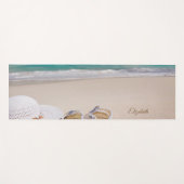 Tapis De Yoga Plage tropicale, Sable, Flip flop, Casquette- Pers (Devant (Horizontal))