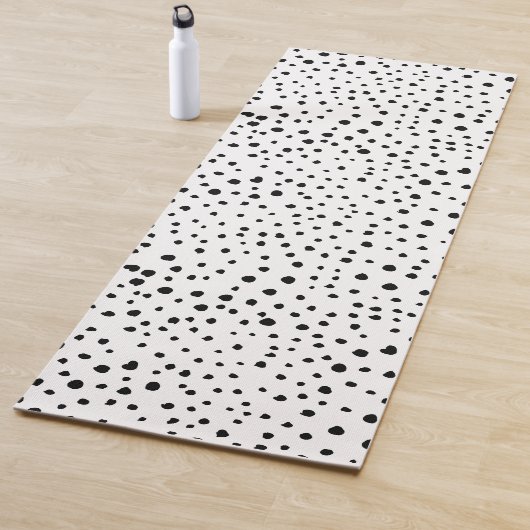 Tapis De Yoga Points dalmatiens, Points dalmatiens, Noir et Blan (En situation)