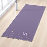 Tapis De Yoga Purple Elegant Moderne Minimaliste Nom Monogramme<br><div class="desc">Apportez calme et confiance à votre pratique avec ce Purple Elegant Moderne Mini Monogramme Nom Yoga Mat. Doté d'un monogramme personnalisé et d'un nom dans un agencement élégant, ce tapis allie design moderne et touche de luxe. La teinte violette riche ajoute profondeur et sérénité, ce qui en fait l'endroit idéal...</div>