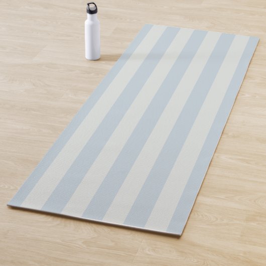 Tapis De Yoga Rayures bleu clair (En situation)