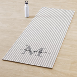 Tapis De Yoga Rayures grises et blanches Monogramme Nom