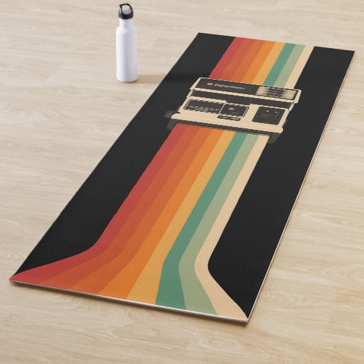 Tapis De Yoga Retro Camera with Rainbow Print (En situation)