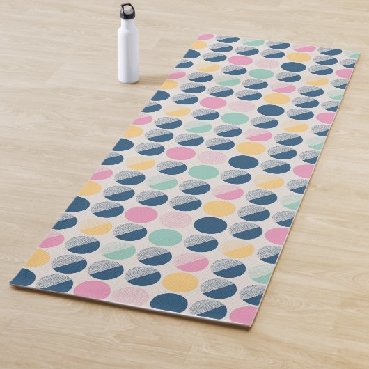 Tapis De Yoga Rétro motif de demi-cercle (En situation)