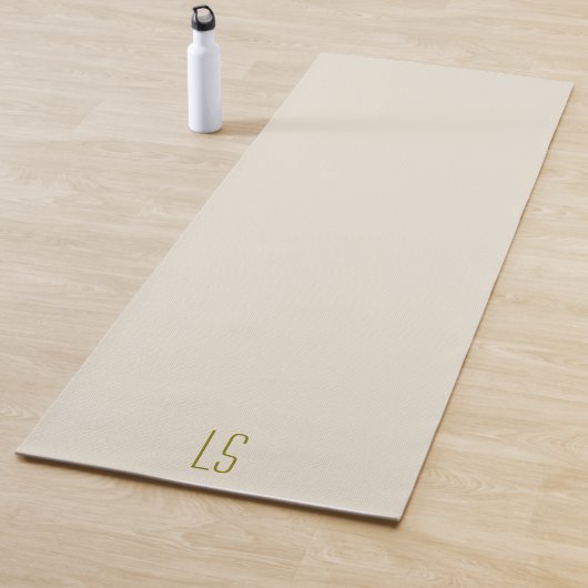 Tapis De Yoga Sage vert monogramme initial simple (En situation)