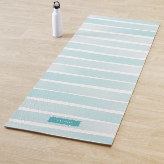 Tapis De Yoga Simples Bleu Clair Joli Personnalisé (En situation)
