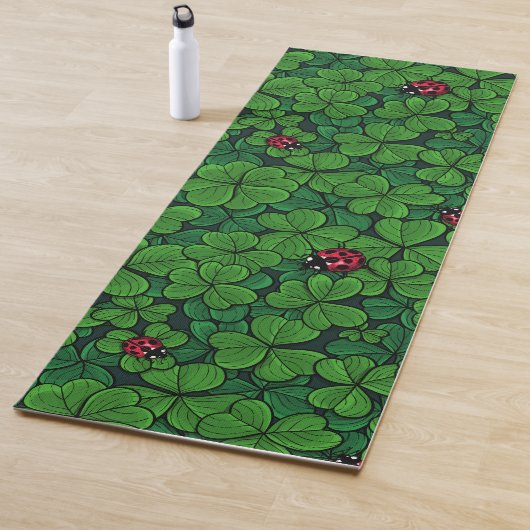 Tapis De Yoga Trouvez le trèfle chanceux (En situation)
