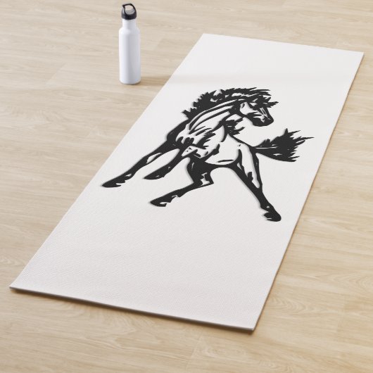 Tapis De Yoga Un cheval sautant fringant (En situation)