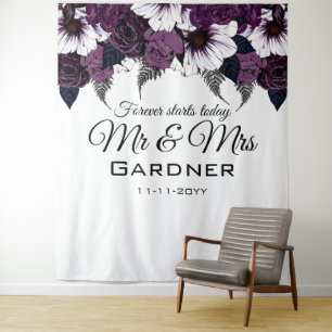Tapisserie de mariage florale blanche et prune fon