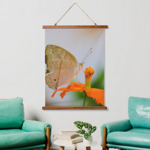 Tapisserie murale à dessus en bois