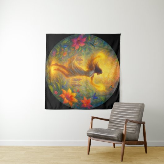 Tapisserie Spirituelle – Femme en Lumière et Mouve (En situation (horizontale))