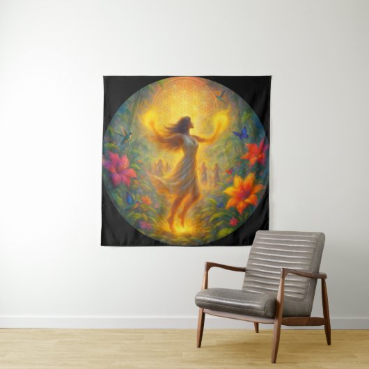 Tapisserie Spirituelle – Femme en Lumière et Mouve (En situation)