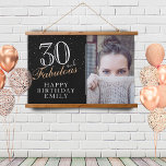 Tapisserie Suspendue 30 et fabuleux Elegant Black 30th Birthday Photo<br><div class="desc">30 et fabuleux Elegant Black 30th Birthday Photo Hanging Tapestry. 30 et texte fabuleux en script tendance avec un nom sur un arrière - plan noir. Personnalisez-le avec votre photo, votre nom et l'âge, et faites votre propre décor de fête d'anniversaire. C'est un grand signe et un décor pour la...</div>