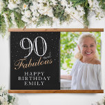 Tapisserie Suspendue 90 et fabuleux Elegant Black 90th Birthday Photo<br><div class="desc">90 et Fabulous Black Elegant 90th Birthday Photo Hanging Tapestry. 90 et texte fabuleux en script tendance avec un nom sur un arrière - plan noir. Personnalisez-le avec votre photo, votre nom et l'âge, et faites votre propre décor de fête d'anniversaire. C'est un grand signe et un décor pour la...</div>