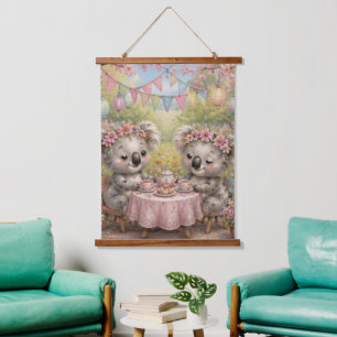 Tapisserie Suspendue Amis Koalas Profitant d'un Goûter de Jardin de Pri