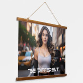 TAPISSERIE SUSPENDUE BE DIFFERENT (Angulaire)