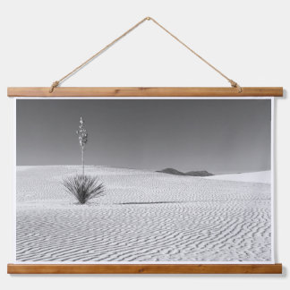 Tapisserie Suspendue Black and White Desert Sand Dunes with Yucca