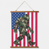 Tapisserie Suspendue Camo Bigfoot Sasquatch (Recto)