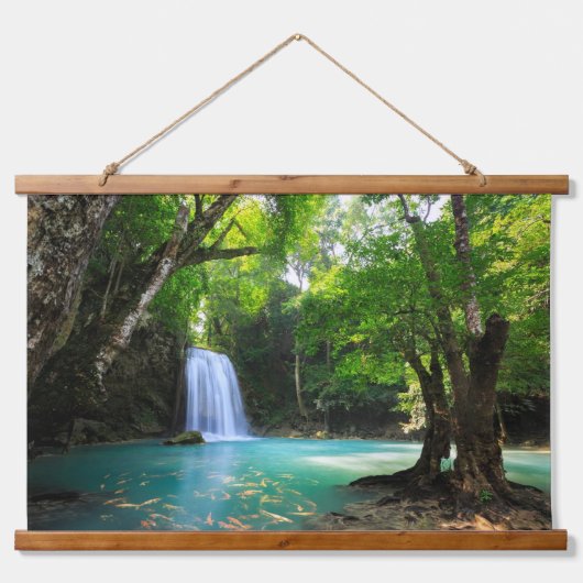 Tapisserie Suspendue Cascade détendue dans la forêt tropicale humide (Recto)