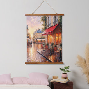 Tapisserie Suspendue Coucher De Soleil Doré Sur Un Café De Ville Pluvie